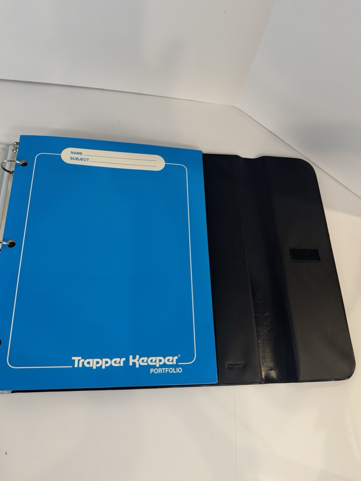 Trapper Keeper 2″ 3 Ring Binder Geometric Design Licensed Reproduction X539 2021